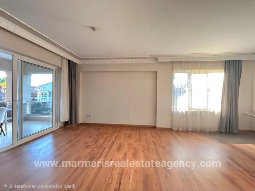 Marmaris' besten Wohngegendes mit dem prestigeträchtigsten Status zu verkaufen 3+1 Ober-doppelhaushälfte-wohnung