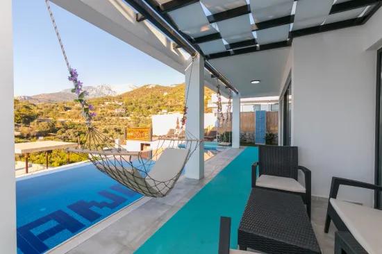 In Faralya eine Villa mit Meeresblick
