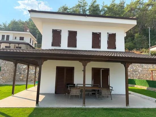 📍 Im Viertel Çetibeli komfortabel zu verkaufen 5+1 freistehende Villa