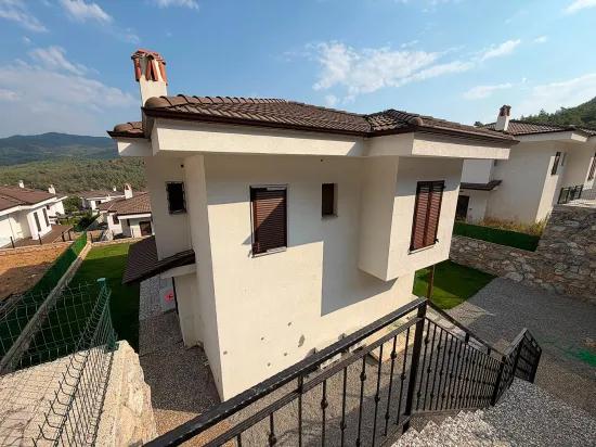 📍 Im Stadtteil Çetibeli komfortabel zu verkaufen 3+1 freistehende Villa