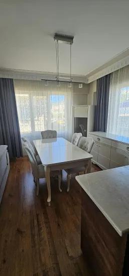 Marmaris Camii Avlu Viertel Im Pool‑komplex Luxus 3+1 zu vermieten möbliert Dach Duplex