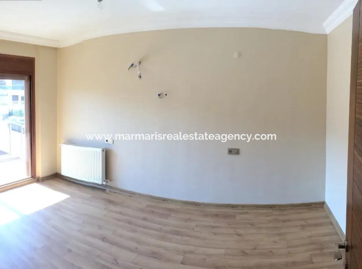 Marmaris Armutalan, Freistehende Villa Für Verkauf, 4 Zimmer, 1 Wohnzimmer, Zweibettzimmer Mit Garten