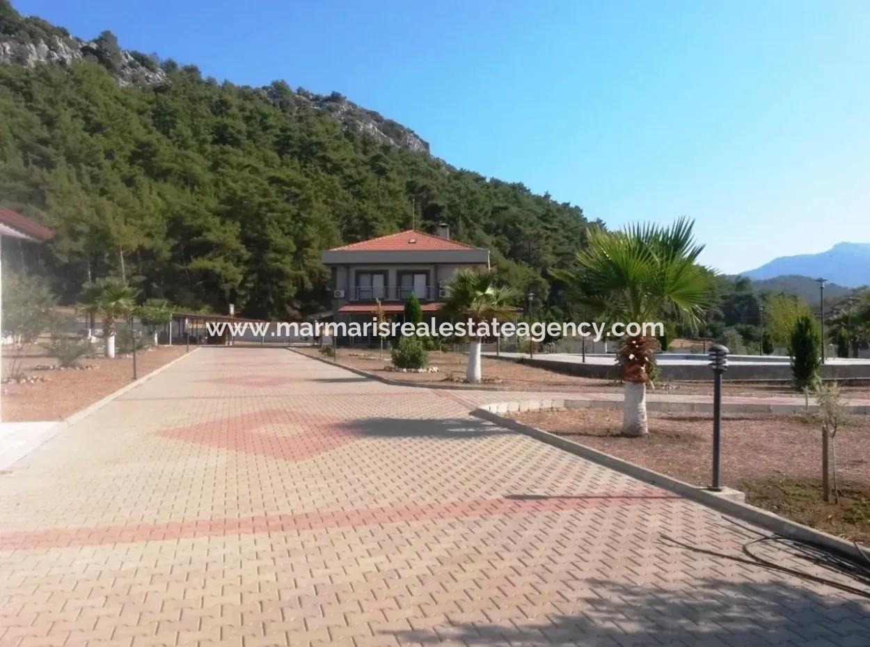 Gebaut Auf Einem Grundstück Von 7000M2 In Marmaris, 8 Zimmer, Haus Ranch Pool