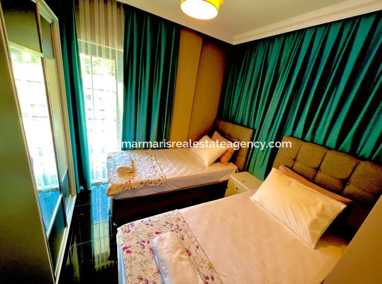 Villa Zu Verkaufen In Marmaris Çetibeli Mit 3 Swimmingpools Und Kinderbecken Und Hausmeisterhaus Auf 780M2 Grundstück