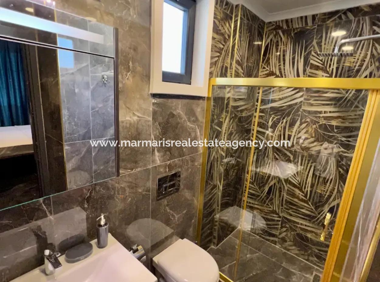 Villa Zu Verkaufen In Marmaris Çetibeli Mit 3 Swimmingpools Und Kinderbecken Und Hausmeisterhaus Auf 780M2 Grundstück