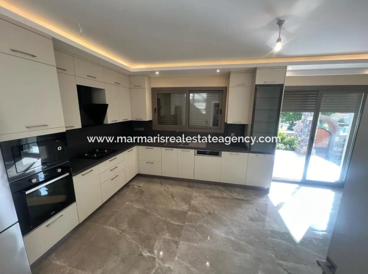 Neubau Mit Freistehendem Swimmingpool In Der Nähe Des Meeres Im Viertel Icmeler Im Bezirk Marmaris 3 Zimmer, 1 Wohnzimmer, 3 Bäder, 200M2 Ultra-Luxusvilla Zum Verkauf Auf Einem Grundstück Von 350M2