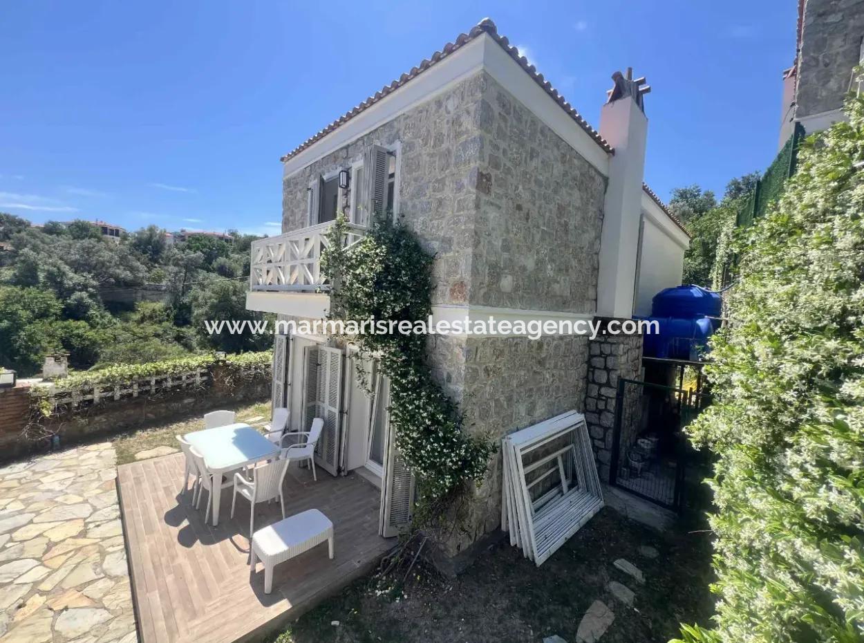 3 Zimmer 1 Wohnzimmer 140M2 2 Villen Zum Verkauf Mit Pool Mit Herrlichem Meerblick Im Viertel Selimiye Im Bezirk Marmaris