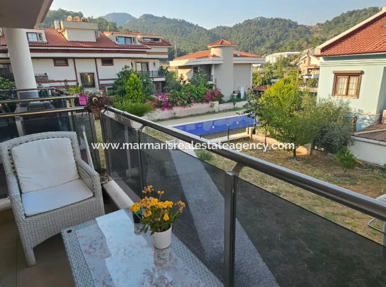 Camiavlu Neighborhood 3 1 Garten-Doppelhaus Mit Pool Zum Verkauf