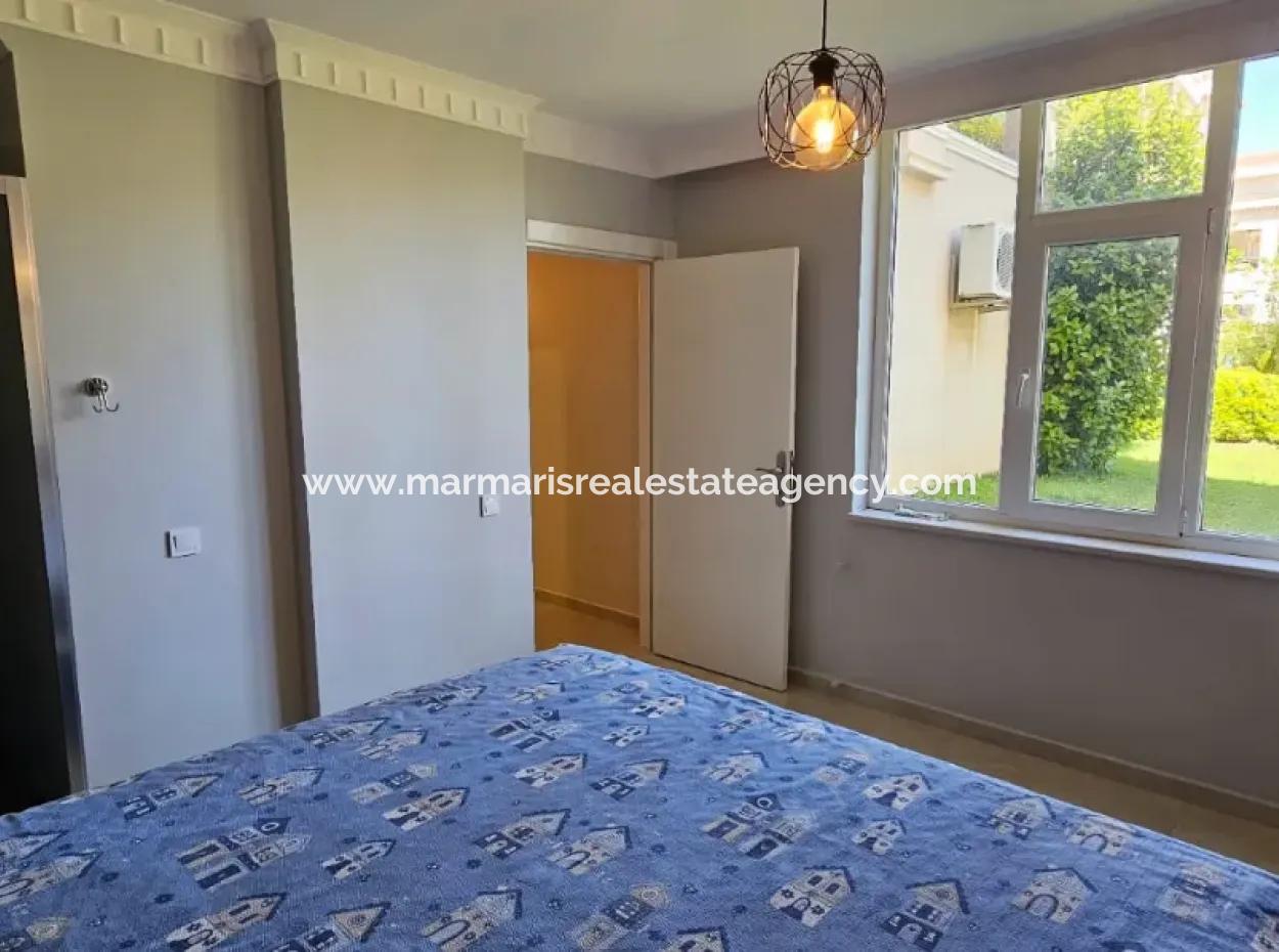 Camiavlu Neighborhood 3 1 Rückwärtsduplex Zum Verkauf Auf Einem Sicheren Gelände Mit Pool