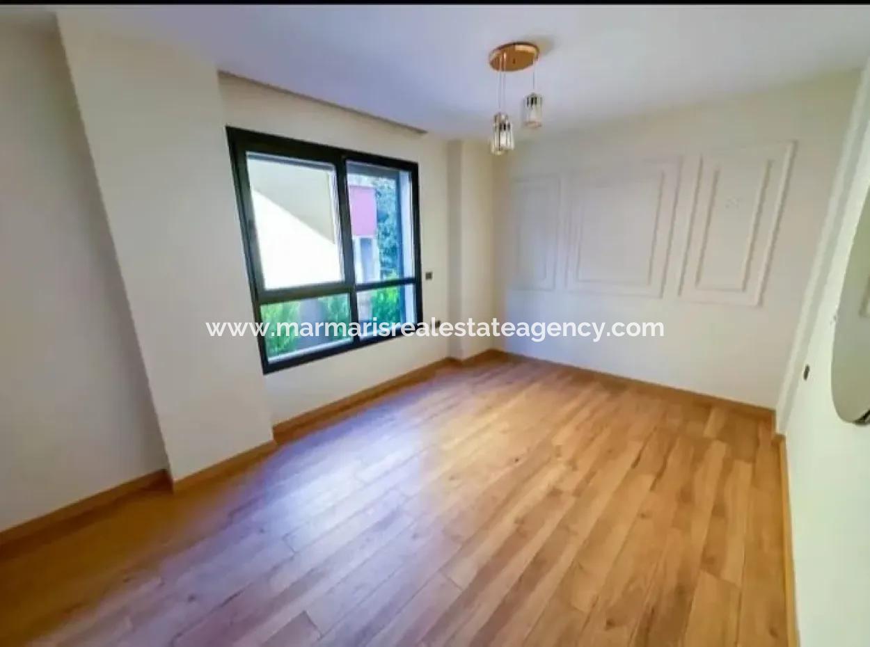 Çıldır Viertel 2 1 Jahre Alte Wohnung Zum Verkauf Mit 1 Hohem Eingangsparkplatz