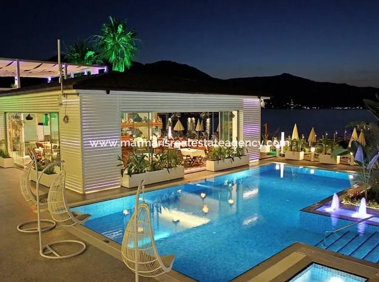 Zum Verkauf Am Meer In Einer Entfernung Von 40 Km Von Marmaris Hotel Handtücher