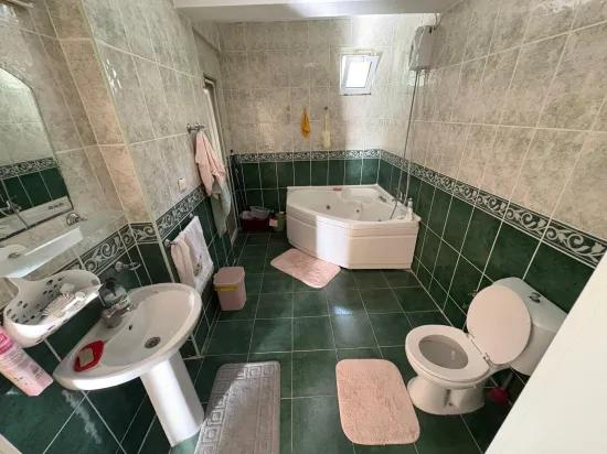 Im Sarıana Mahallesi 3+1 Zu Verkaufendes Oberdoppelhaus