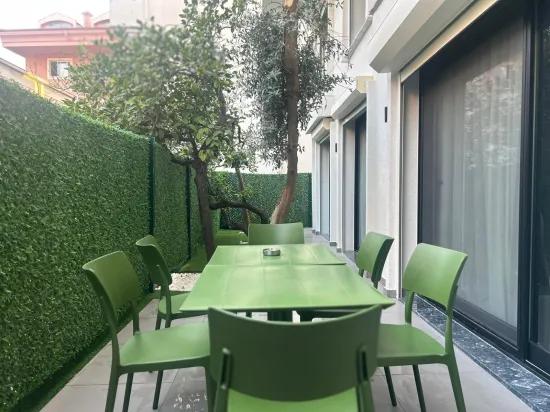 Marmaris In Çıldır 30 m to the sea Brand new Luxury Garden Furnished For rent 2+1