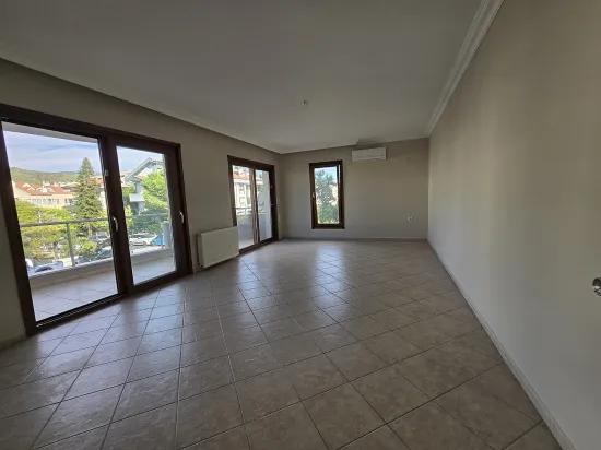 Çıldır Neighbourhood In Genç Building 3+1 Rental Apartment