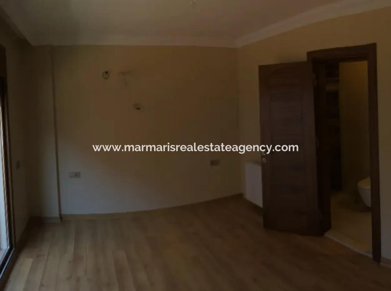 Marmaris Armutalan Detached Villa For Sale 4 Rooms 1 Living Room Twin With A Garden
