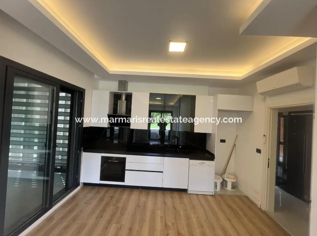 Luxury Apartment For Sale In A Stylish Complex In The Center Of Marmaris, With Ground Floor, Garden, 3 Rooms, 1 Living Room, Parking Lot