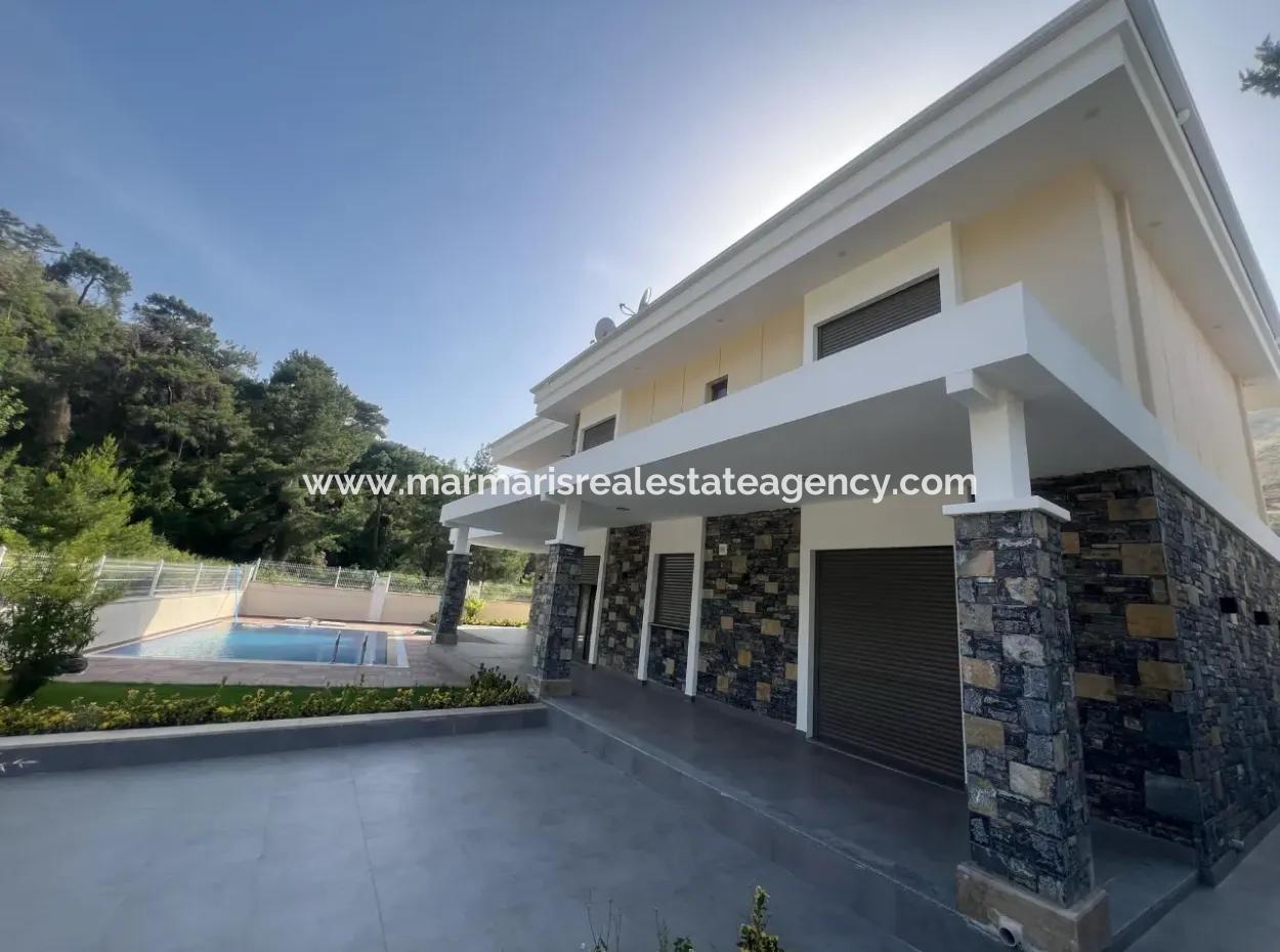 Ultra Luxury Villa For Sale In Icmeler Neighborhood Of Marmaris District, 4 Rooms 4 Bathrooms 240M2 With Swimming Pool In A Fully Detached 450M2 Plot With Forest View