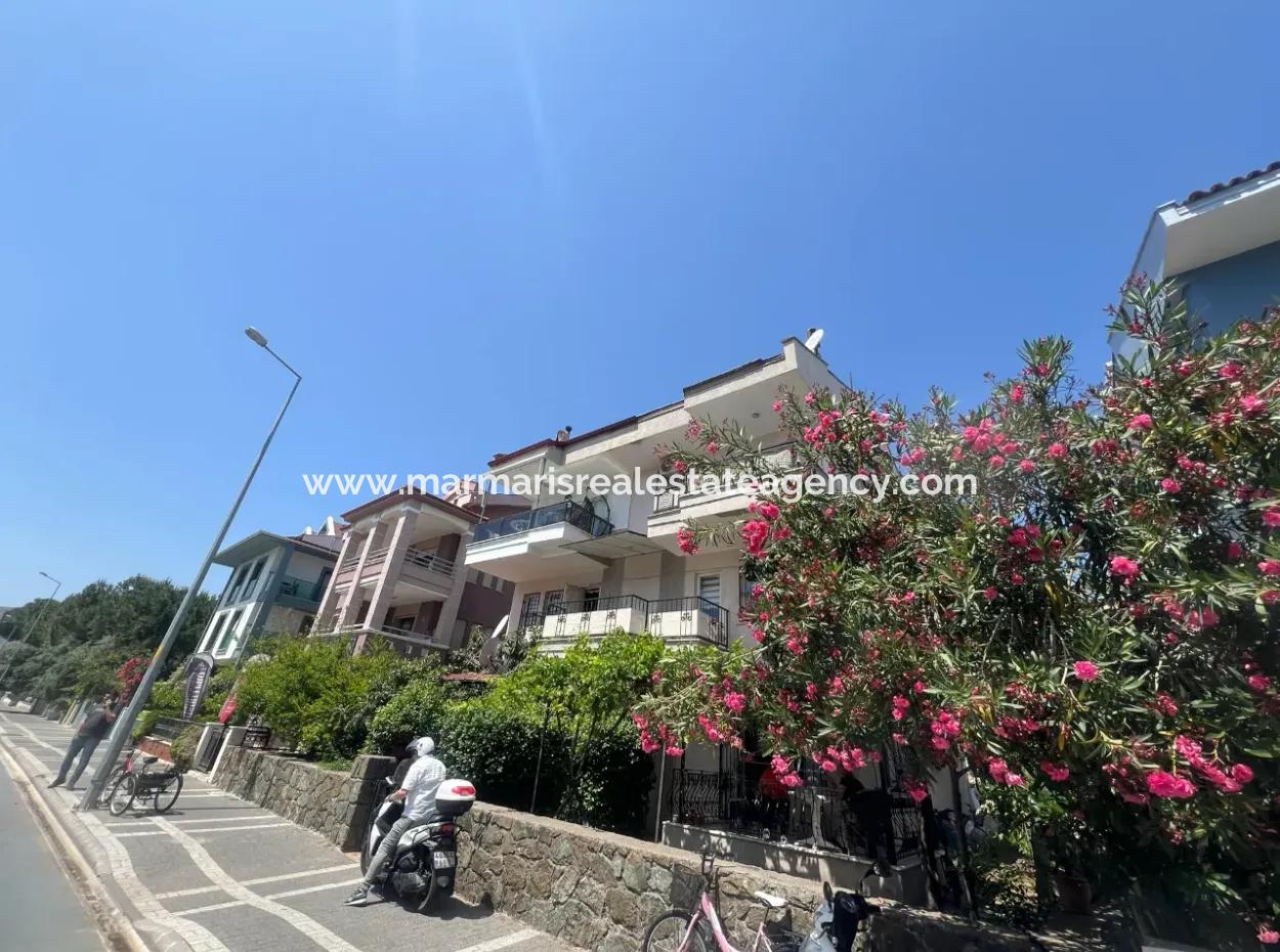 Marmaris Center 3 Rooms 1 Living Room Kitchen 140M2 Arakat Apartment For Sale Very Close To The Sea