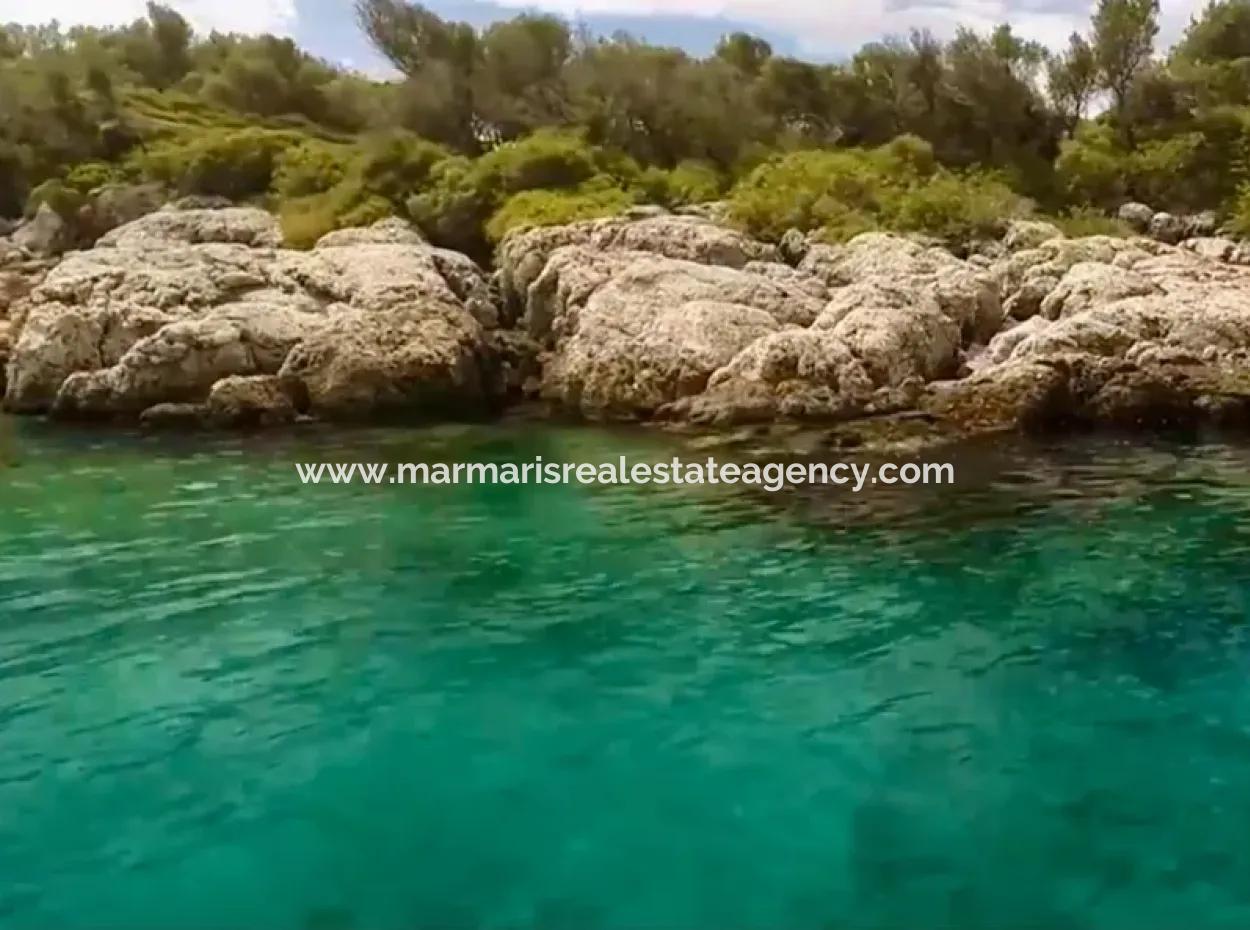 The Island For Sale In The Gulf Of Gökova In Marmaris District Has A Land Area Of 365000M2 And There Is A Registered House In It.