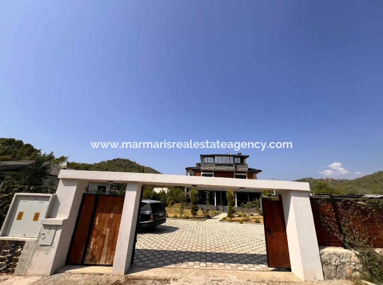 Great Portfolio! The Unique Nature Of Marmaris And Its Location Close To The Center. 5 Units Of 2 1 Fully Furnished Apartments Suitable For Corporate Rental In The Building