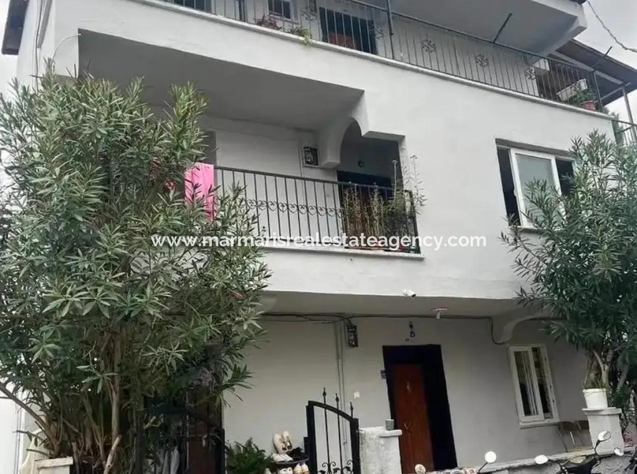 Camiavlu Neighborhood Building With 5 Flats For Sale