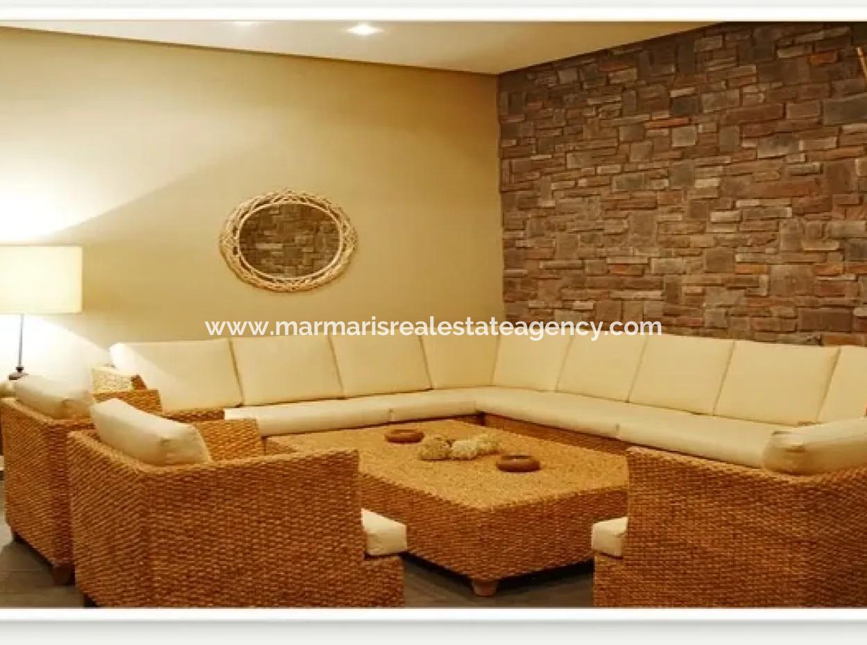 100 Room Hotel With Pool In The Centre Of Marmaris For Sale