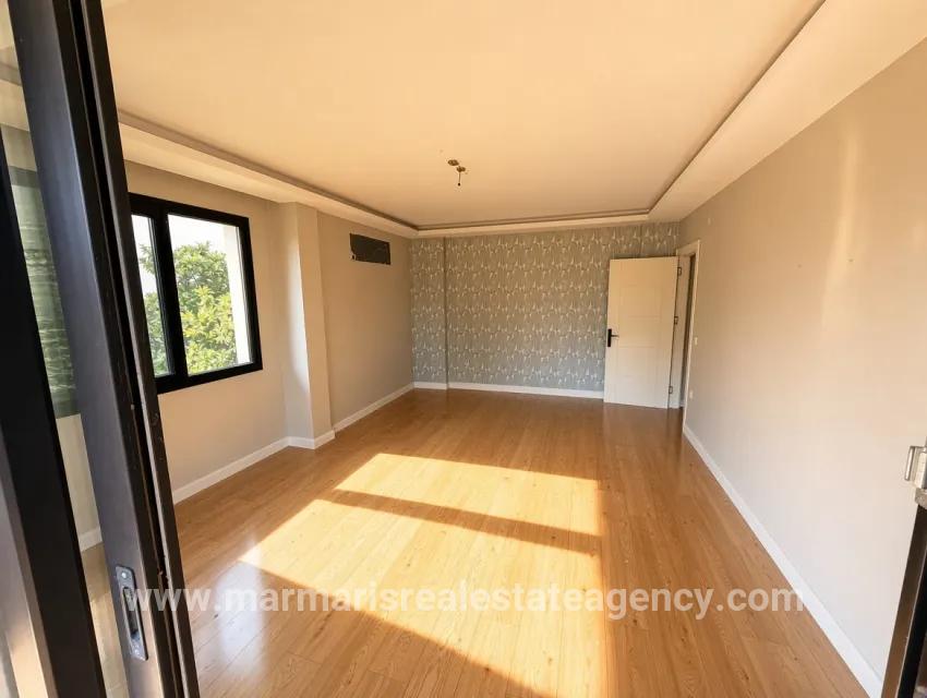 Marmaris Armutalan Mah. Satılık 3+1 Daire - 140 m²