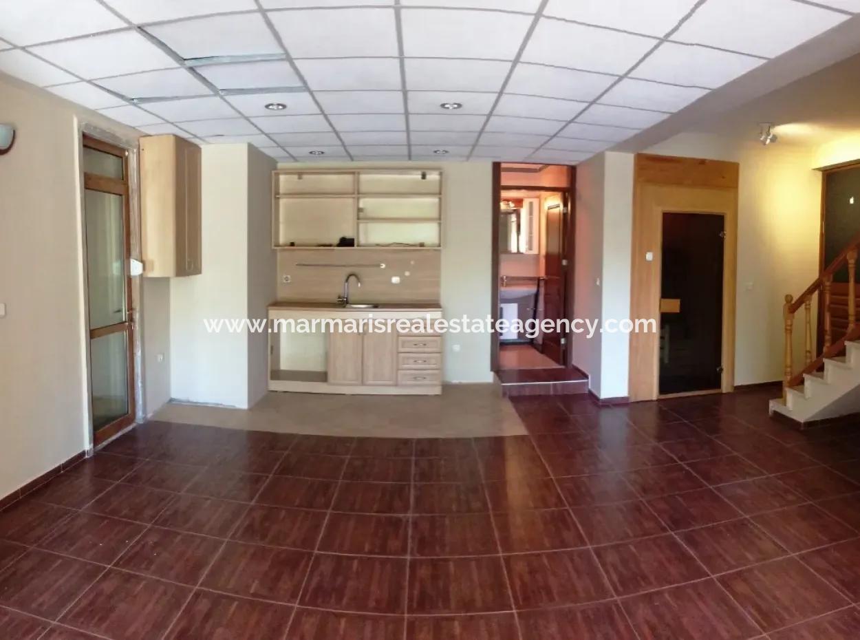 Marmaris Merkezinde 10 Odalı Havuzlu 2.500M2 Arsa İçinde Malikanemiz Satılıktır.