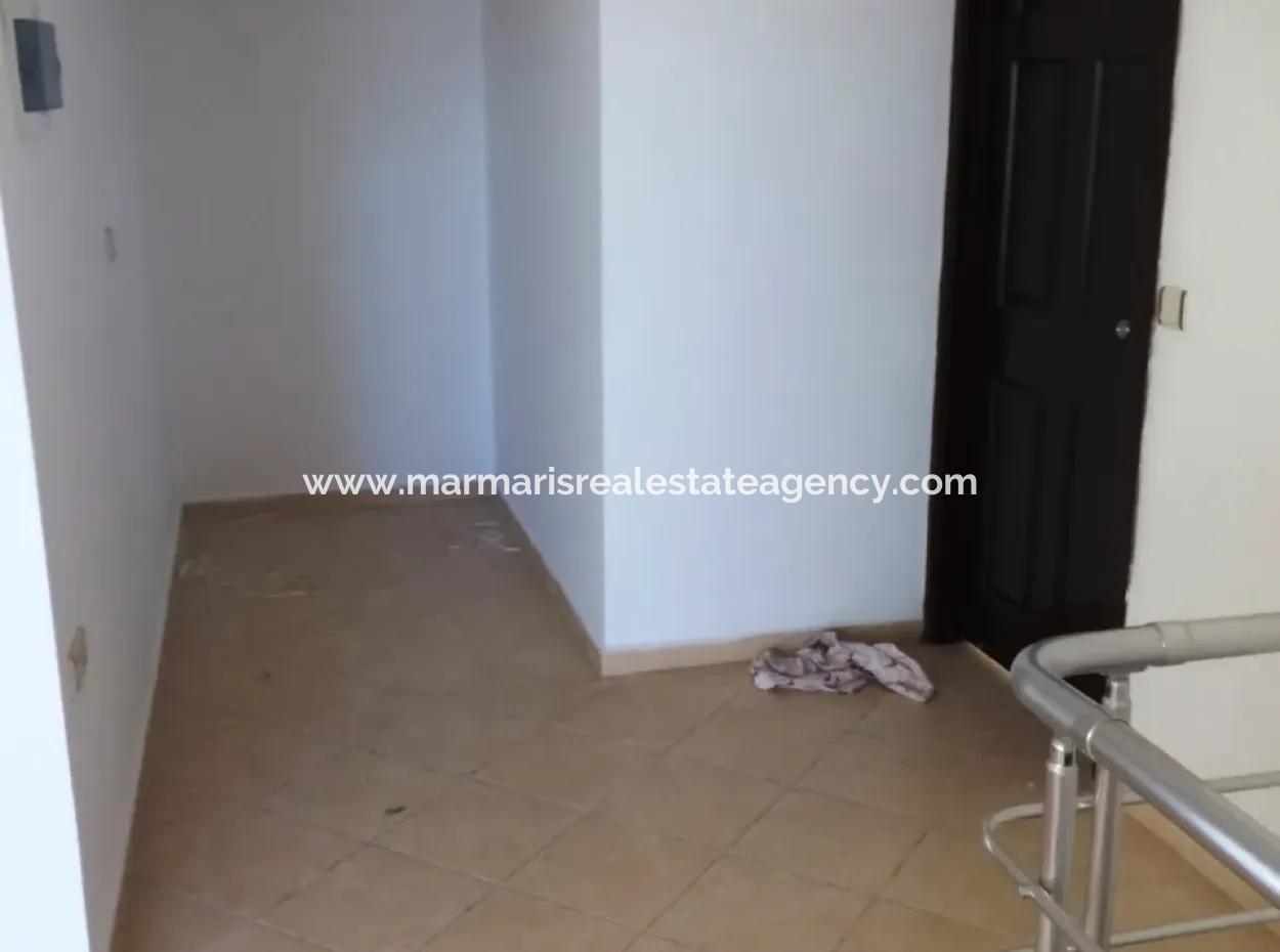 Marmaris Merkezinde 10 Odalı Havuzlu 2.500M2 Arsa İçinde Malikanemiz Satılıktır.