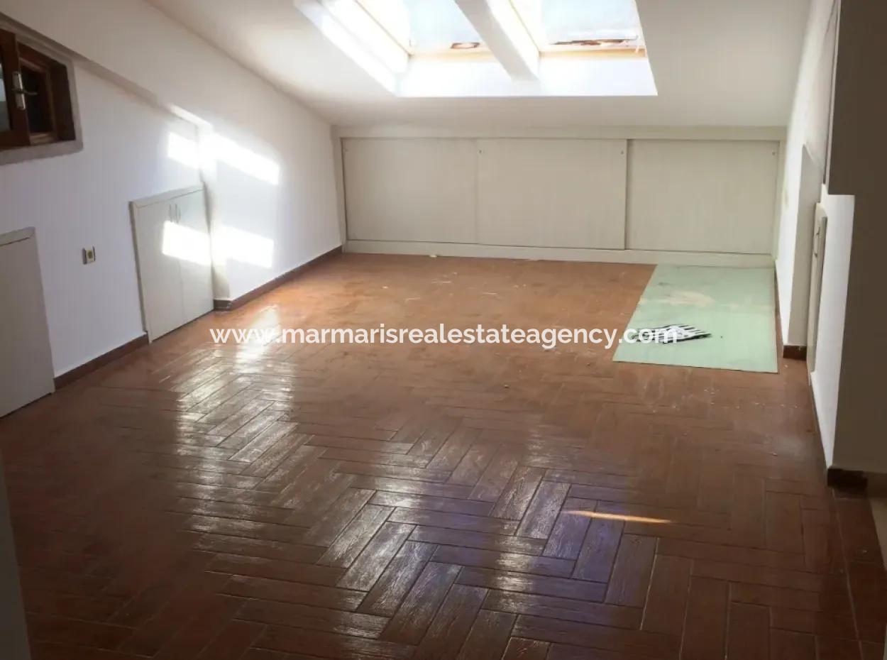 Marmaris Merkezinde 10 Odalı Havuzlu 2.500M2 Arsa İçinde Malikanemiz Satılıktır.