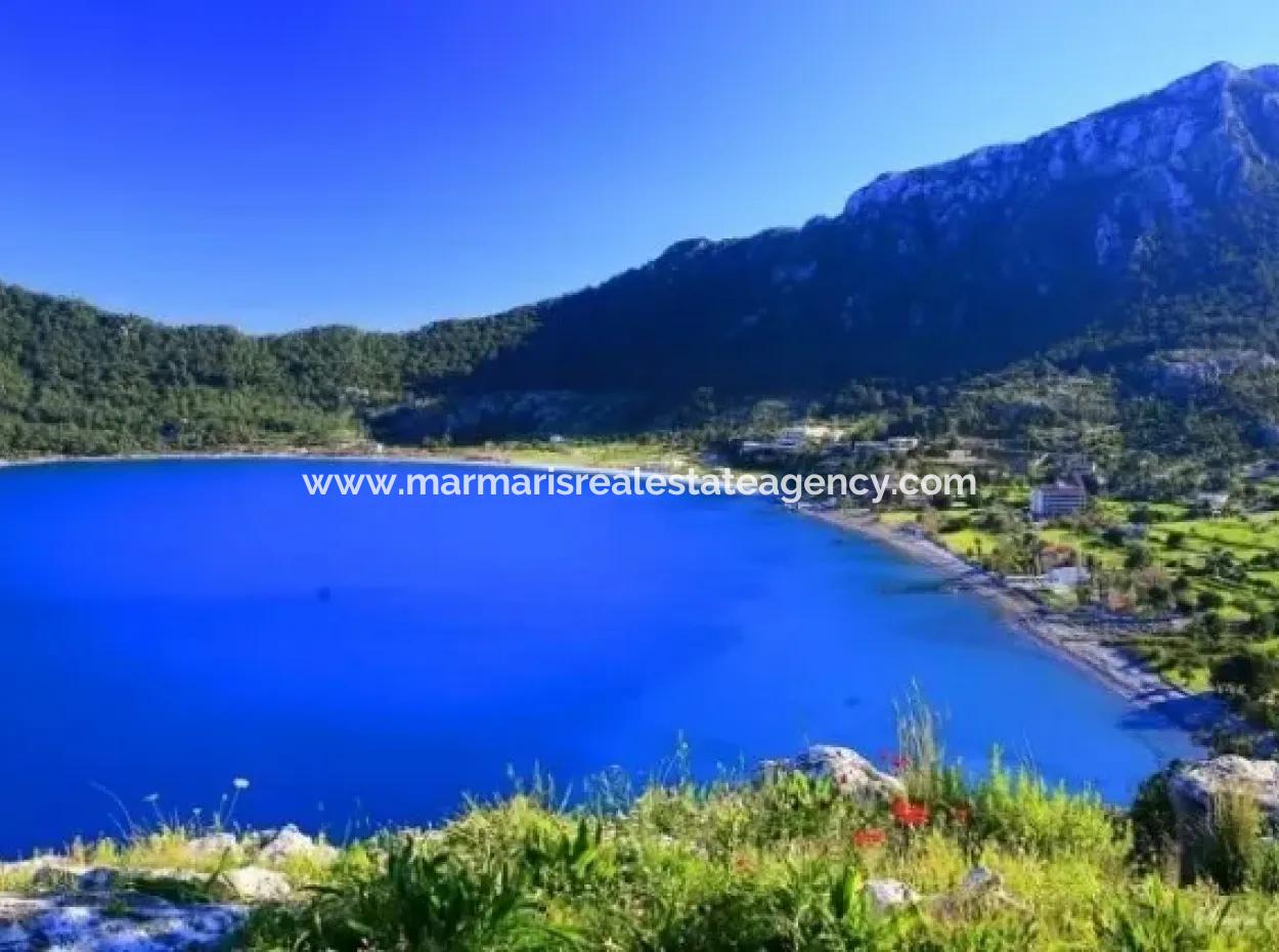 Marmaris,Den 18 Km Uzaklıkta 19000M2 Denize Sıfır Otel Arsamız Satılıktır.