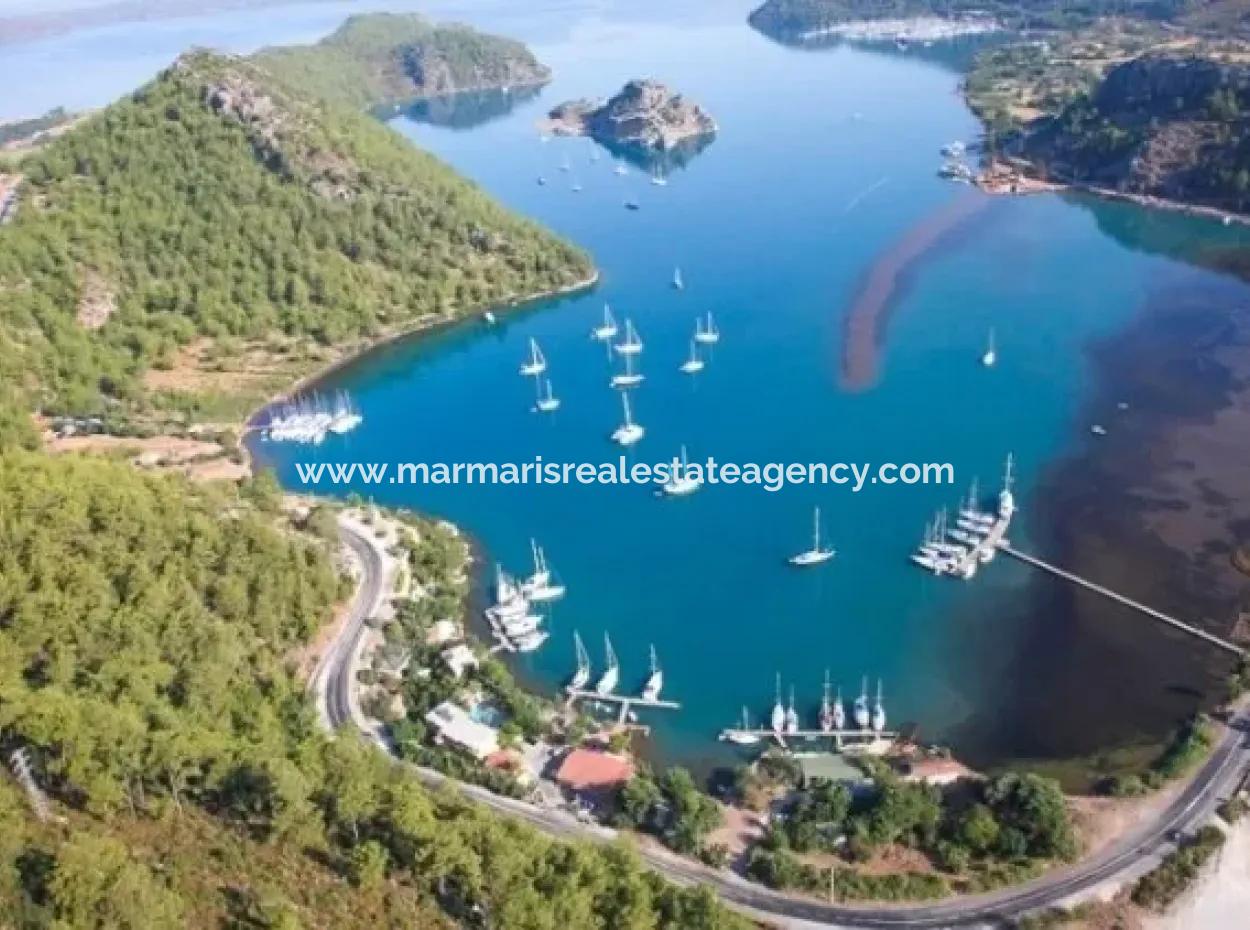 Marmaris İlçesi Orhaniye Köyünde Denize Sıfır 6000 M2 Satılık Koy