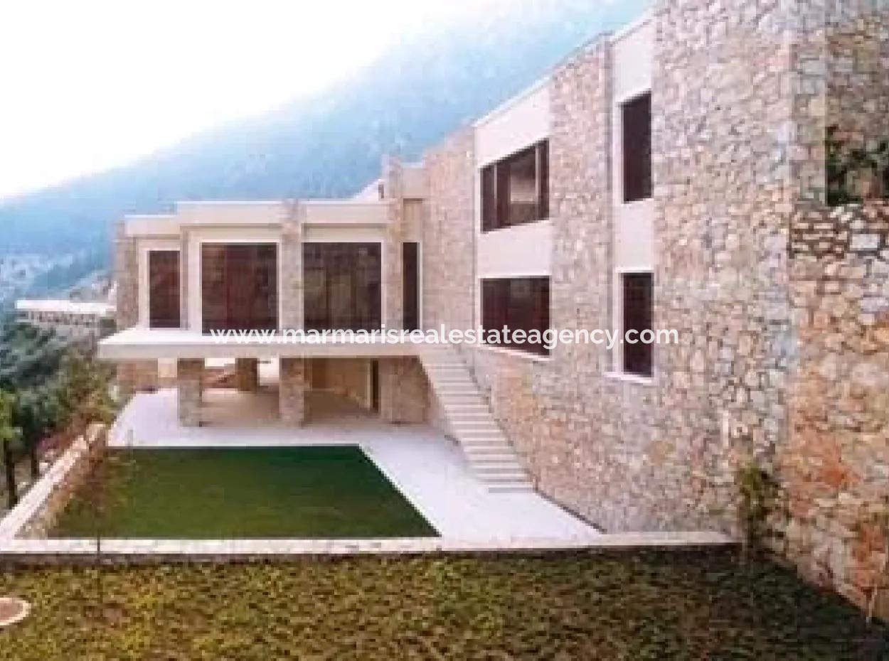 Marmaris,Te 100000M2 Arsa Üzerine Kurulu Helikopter Pisti Mevcut Tatil Köyü