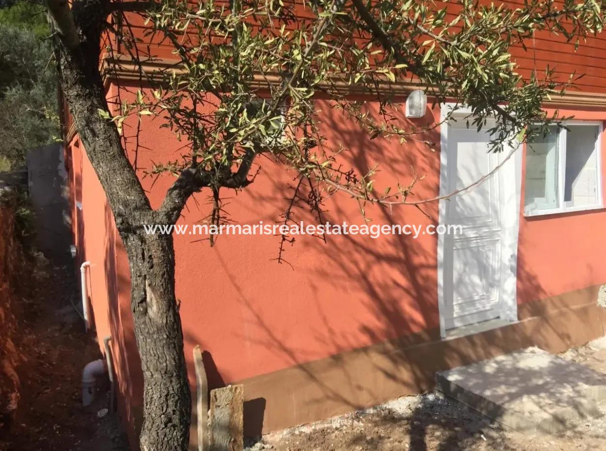 Turgut Köyünde Cadde Üzeri Satılık Hem İşyeri Hem 1 Oda 1 Salon Satılık Daire