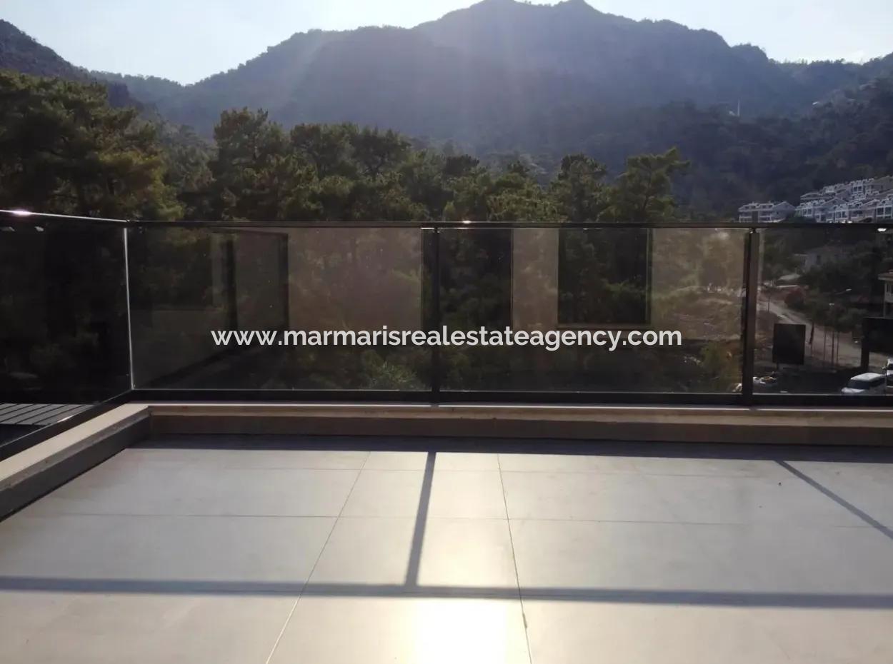 Marmaris İlçesi Beldibi Mahallesinde Satılık Müstakil Havuzlu 4 Oda 2 Salon 220 M2 Havuzlu Akıllı  Villa