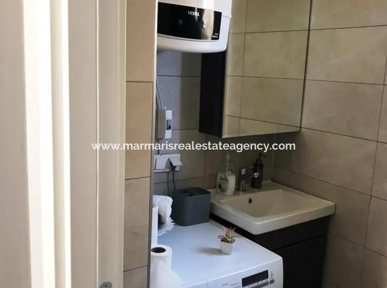 Datça Merkezinde Denize 400 Metre Mesafede Yüzme Havuzlu Site İçerisinde 2 Oda 1 Salon Açık Mutfak 100 M2 Satılık Daire