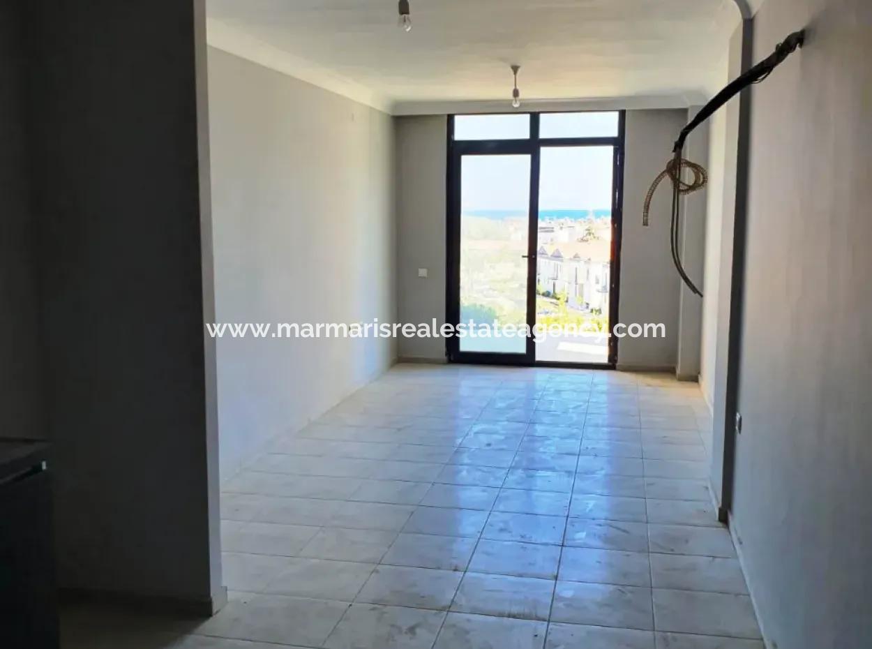 Datça İskele Mahallesinde Deniz Manzaralı Yüzme Havuzlu Site İçerisinde 2+1 Lüks Daire Satılıktır.