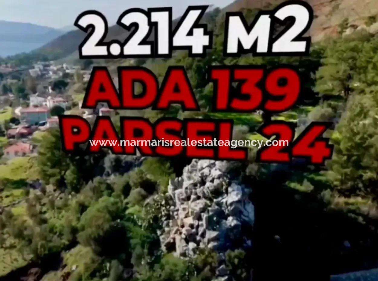 Marmaris Hisarönü Köyünde Deniz Manzaralı 2200 M2 Yerleşim Alanı İçerisinde Satılık Arsa