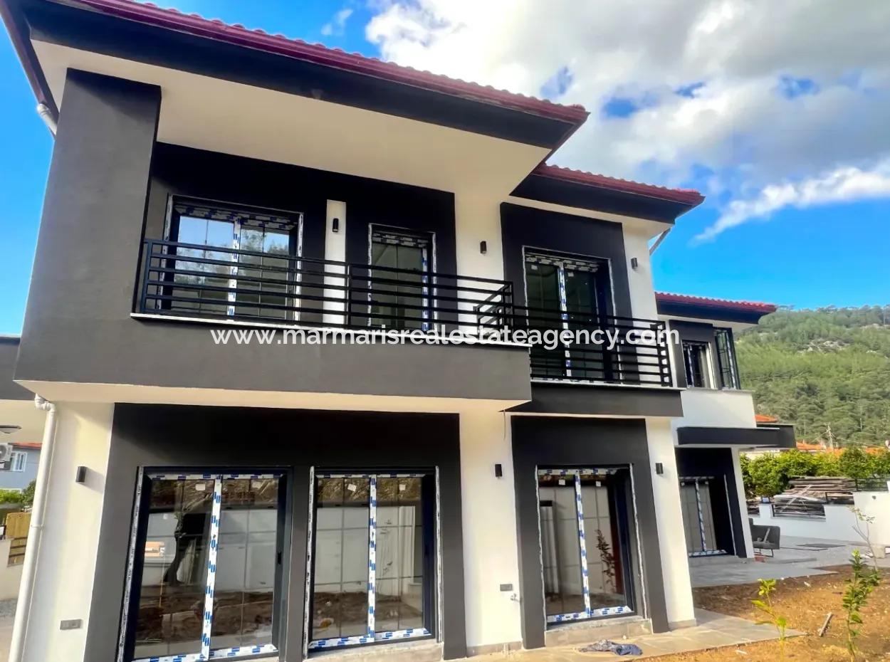 Muğla İli Ula İlçesi Gökçe Mahallesinde Orman Manzaralı Denize 2 Km Mesafede Yüzme Havuzlu Satılık Lüks Daire