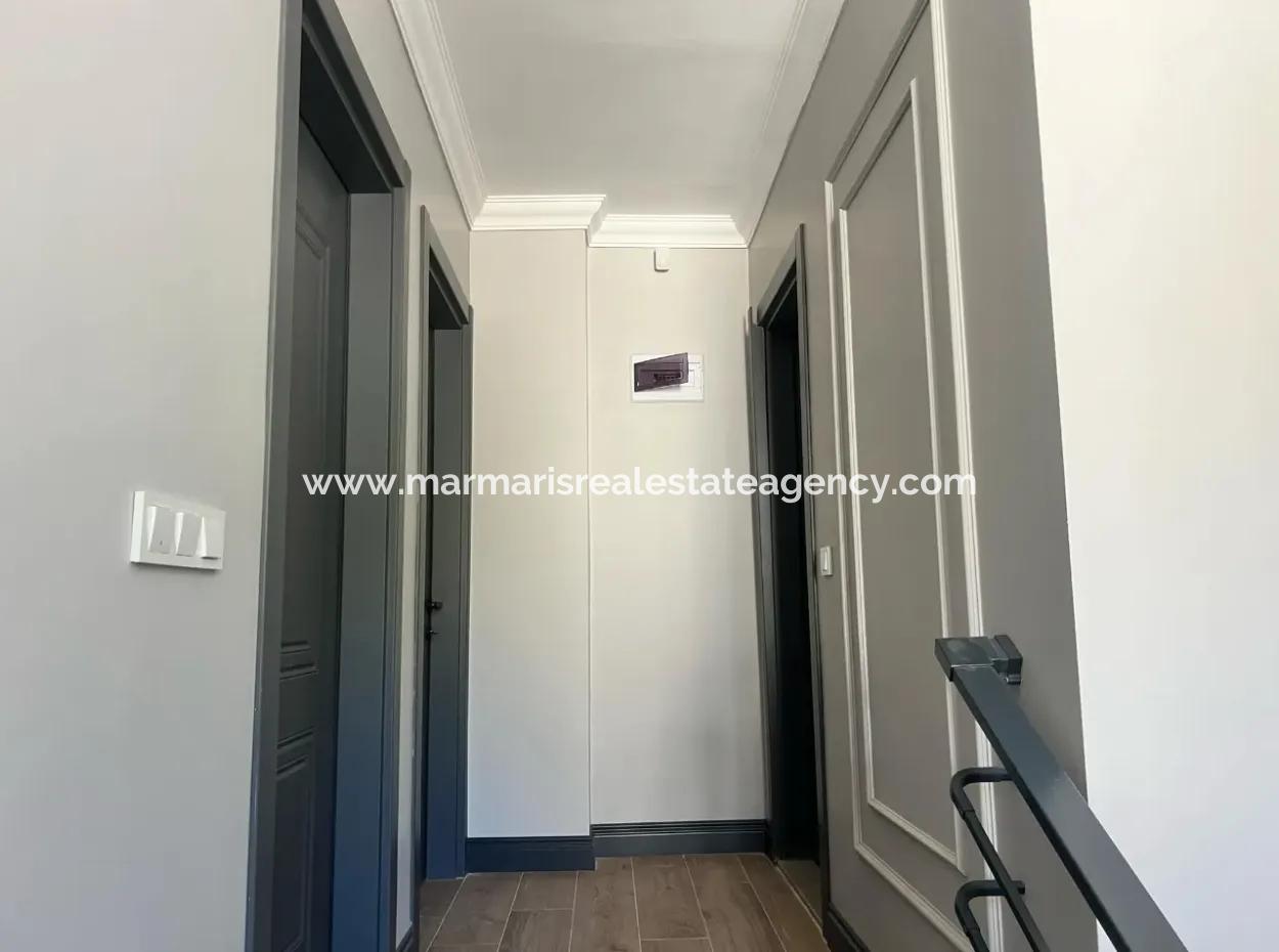 Muhteşem Doğa Manzaralı Müstakil Bahçeli Otoparklı Yüzme Havuzu Mevcut 3 Oda 4 Banyo Ultra Lüks Satılık Villa 500M2 Arsa İçerisinde 3 Katlı