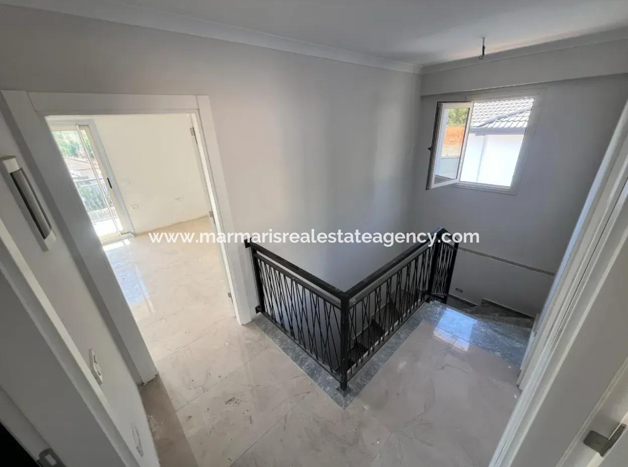 Marmaris Çetibeli Mahallesi Tam Müstakil Yüzme Havuzlu 400M2 Arsa İçerisinde 3 Oda 3 Banyo 160M2 Satılık Orman Manzaralı Villa