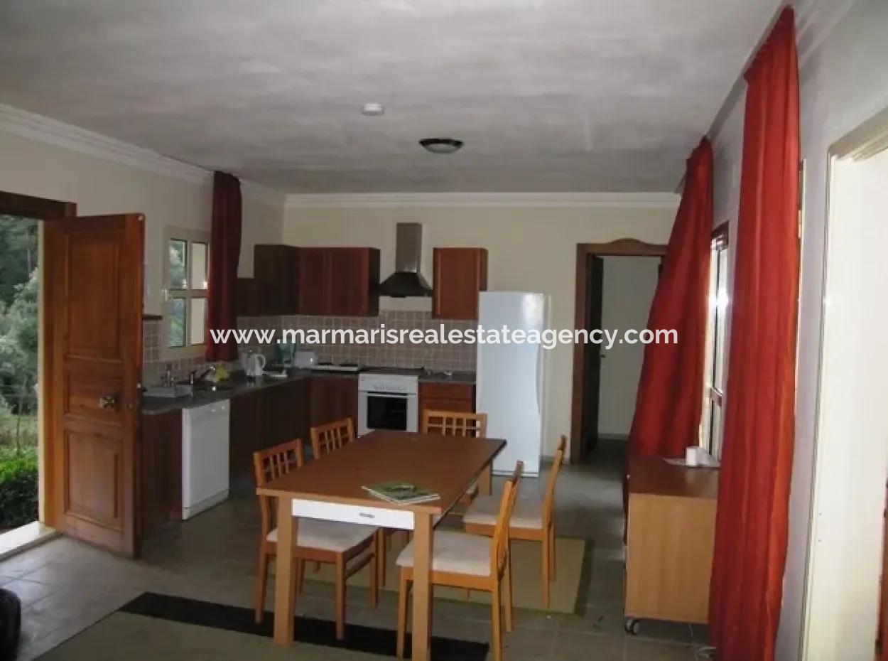 Ataköy Mahallesinde 4300M2 Çiftlik Evi Havuzlu 7 Oda 2 Salon 340M2