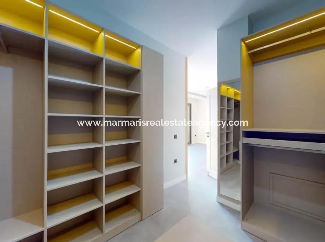 Marmaris Gökbel Mevkiinde Muhteşem Deniz Manzaralı Yüzme Havuzlu 800M2 Arsa İçerisinde 4 Oda 1 Salon Özel Yapım Villa