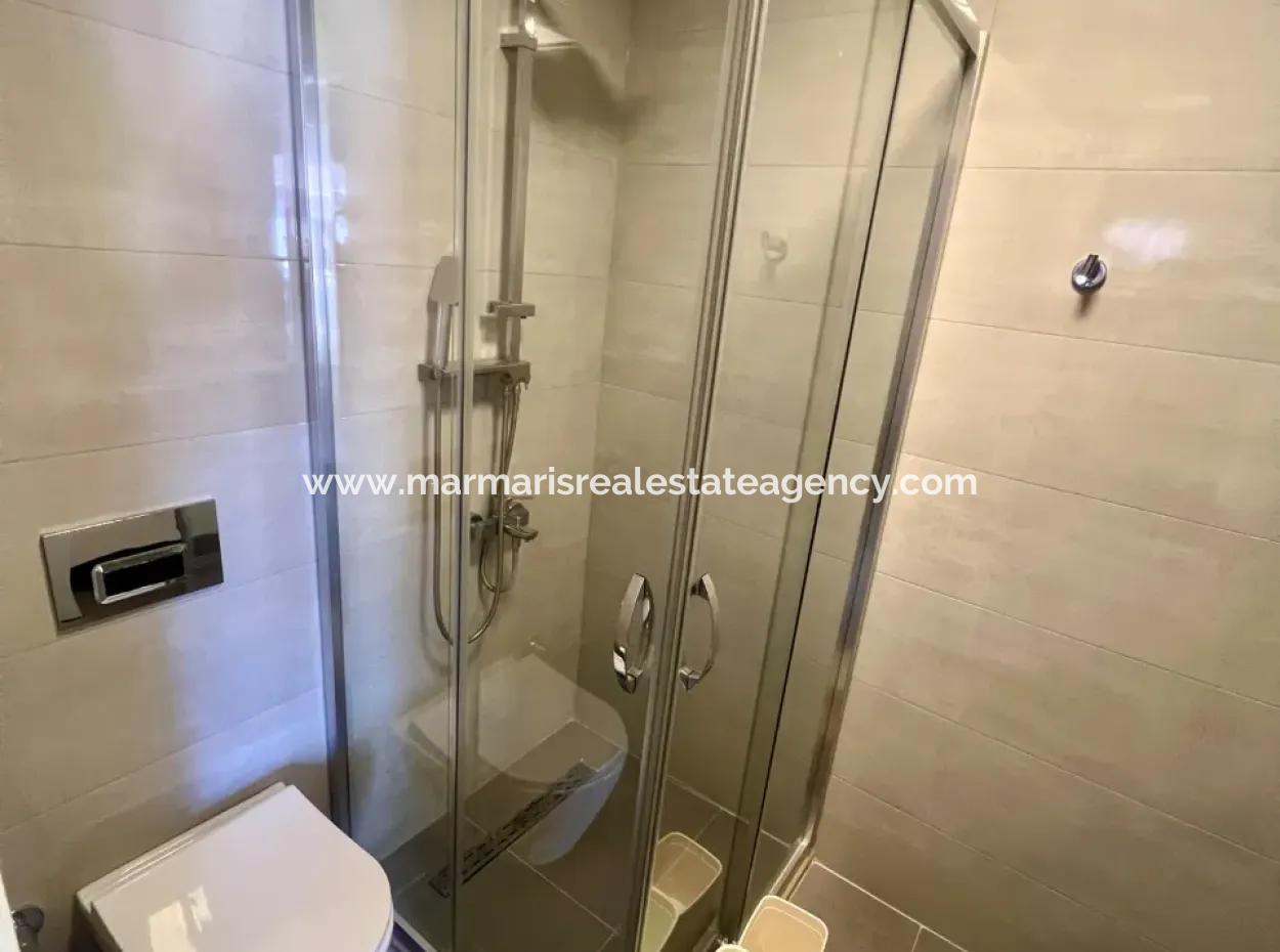 Marmaris Merkezinde Denize Yakın 2 Oda 1 Salon Yeni Bina Üst Dubleks Çift Banyo 90 M2 Satılık Daire