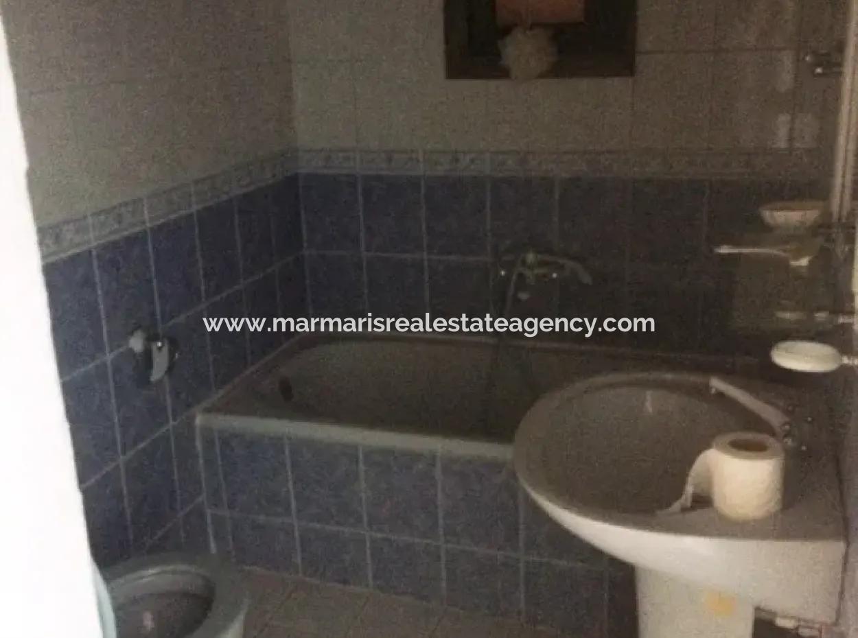 Gökova Bölgesinde Satılık Yüzme Havuzlu 8 Oda Taş Villa 740M2 Arsa