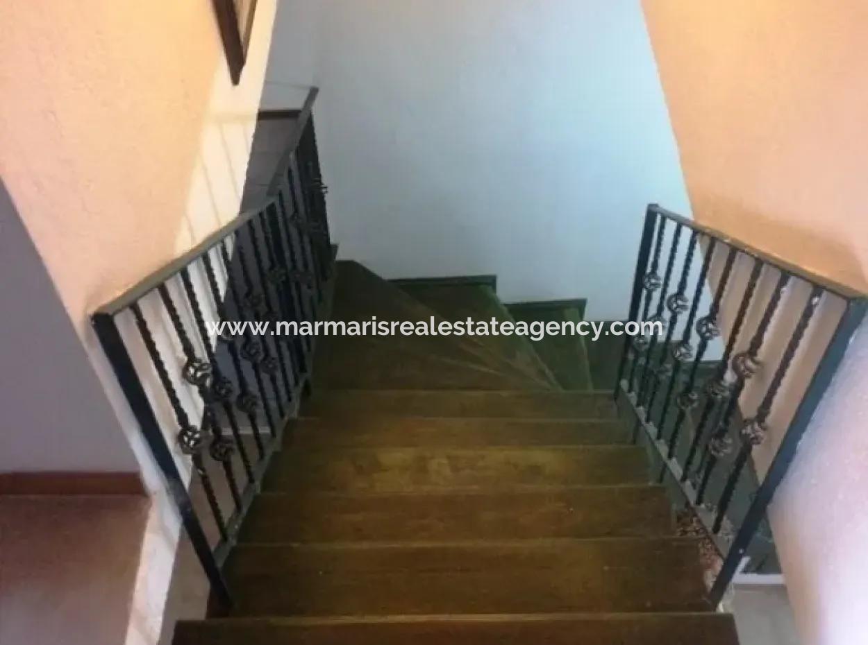 Gökova Bölgesinde Satılık Yüzme Havuzlu 8 Oda Taş Villa 740M2 Arsa