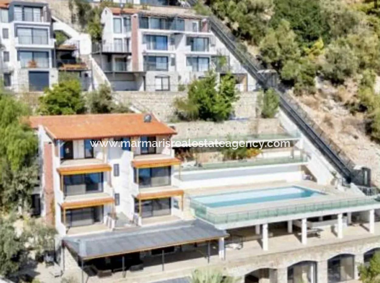 Emlakçıdan Marmaris Turunç Koyunda Deniz Manzaralı Satılık Butik Otel  Odalı