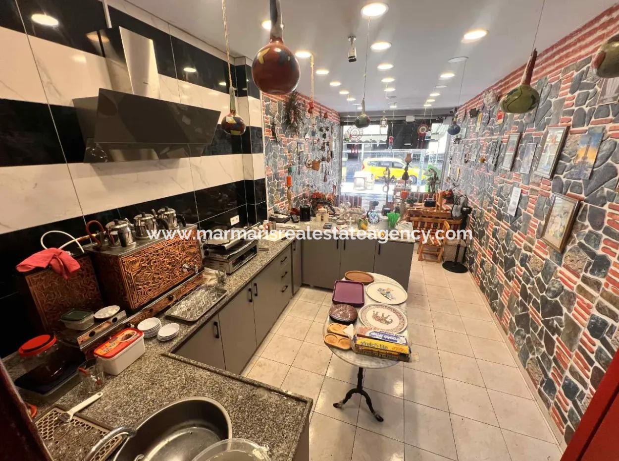 Marmaris Hareketli Merkezinde Eşsiz Konsepti İle Hazır Müşterisi Olan Satılık Dükkan