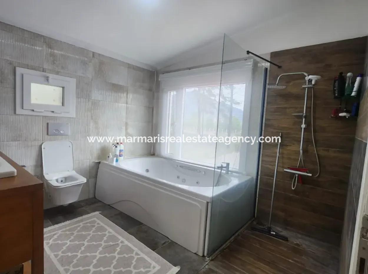 Ortaca Mahallesi Satılık 10.000 M2 İçerisinde Özel Yapım Havuzlu Çiftlik Evi