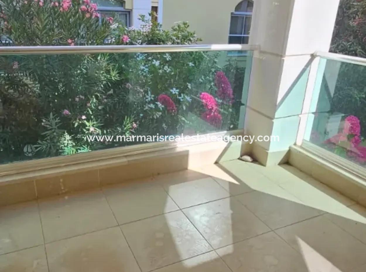 Marmaris Siteler Mahallesi’nde 3+1 Havuzlu Kiralık Lüks Daire